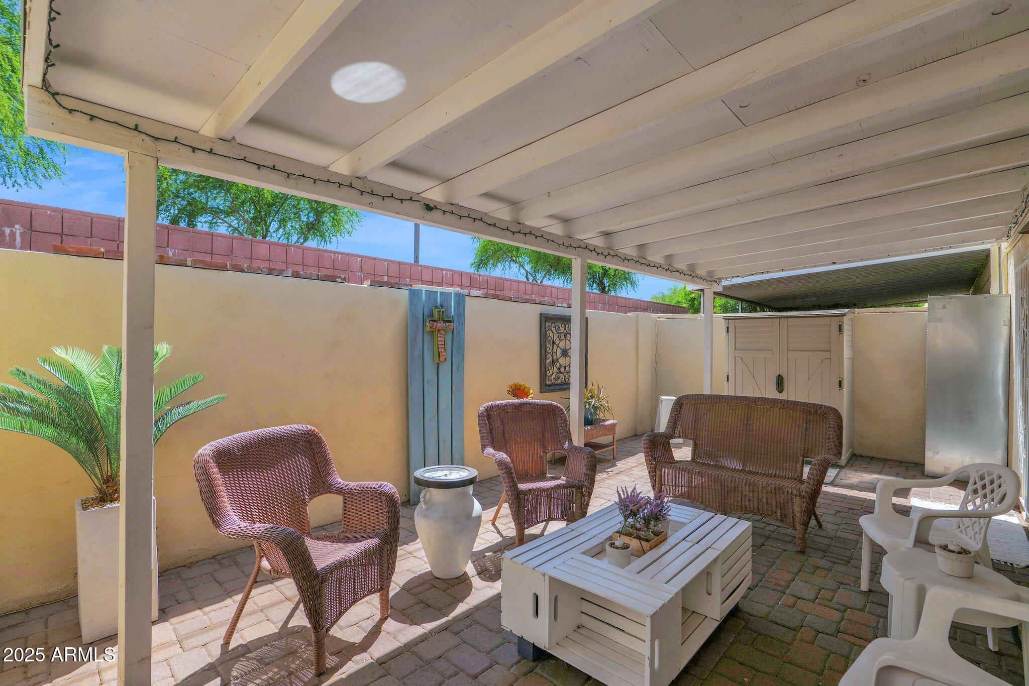 2219 E CATALINA Drive