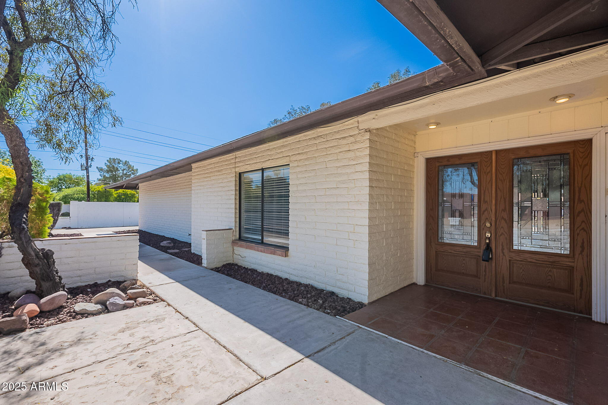 5539 E DAHLIA Drive