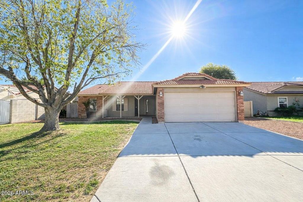 Photo of 6319 W Onyx Avenue, Glendale, AZ 85302 (MLS # 6966241)