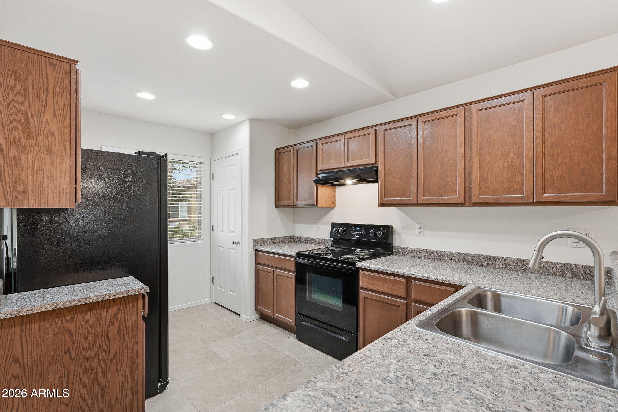 900 W BROADWAY Avenue 47