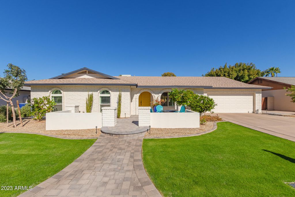 Photo of 2032 E Pegasus Drive, Tempe, AZ 85283 (MLS # 6905662)