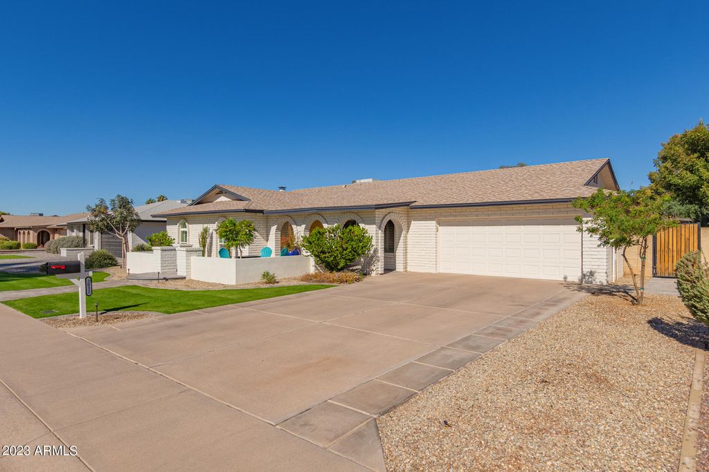 Photo of 2032 E Pegasus Drive, Tempe, AZ 85283 (MLS # 6905662)
