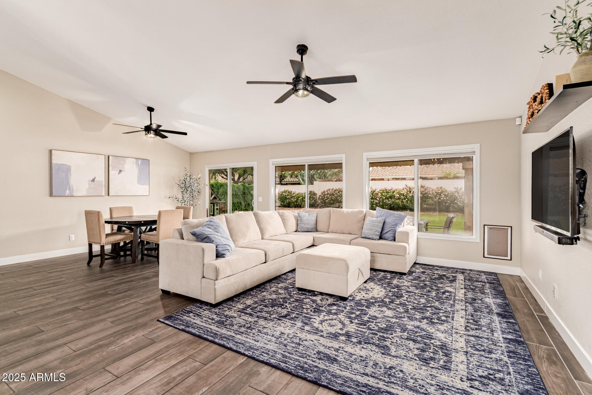 4542 E VIA DONA Road