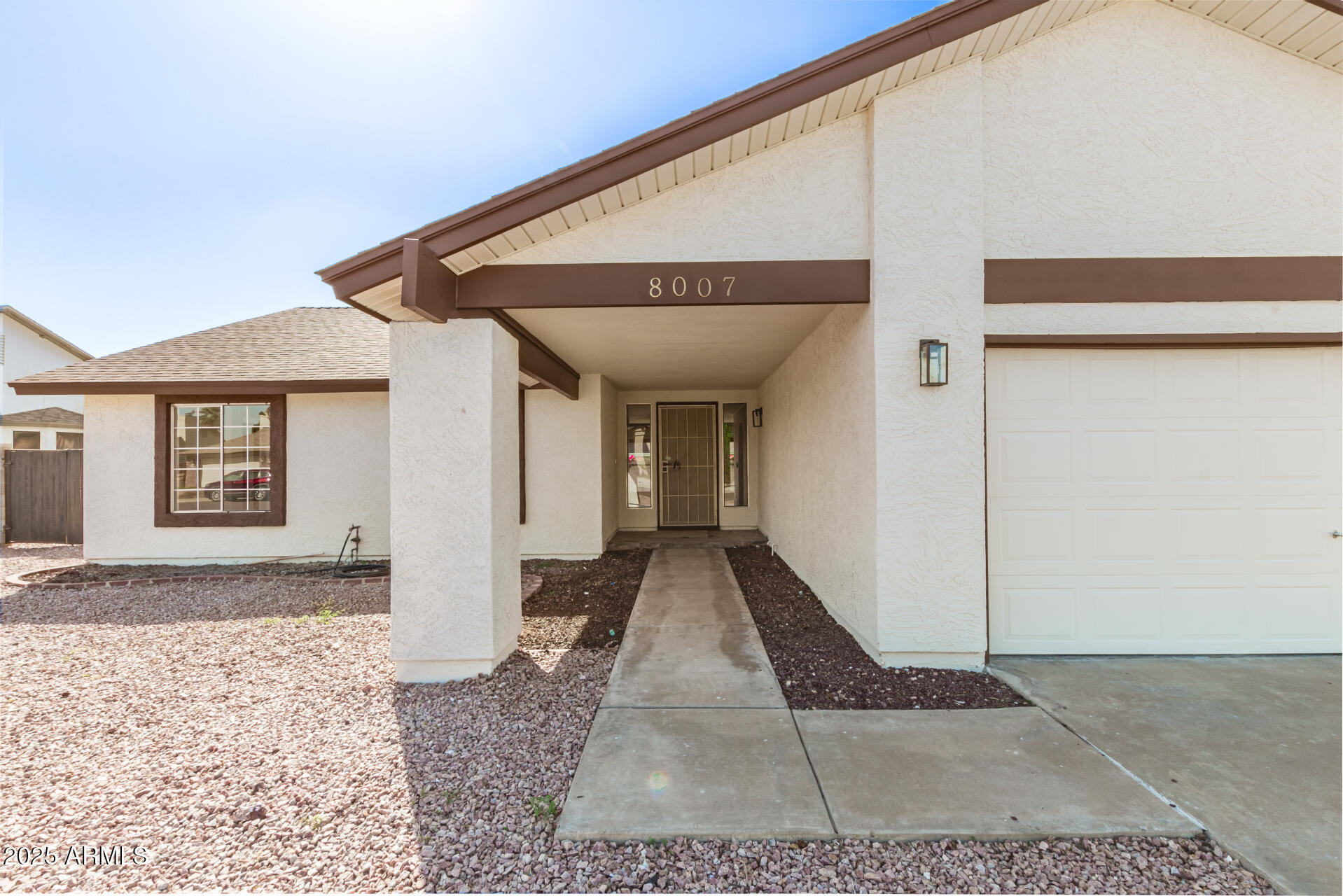 8007 W CORRINE Drive