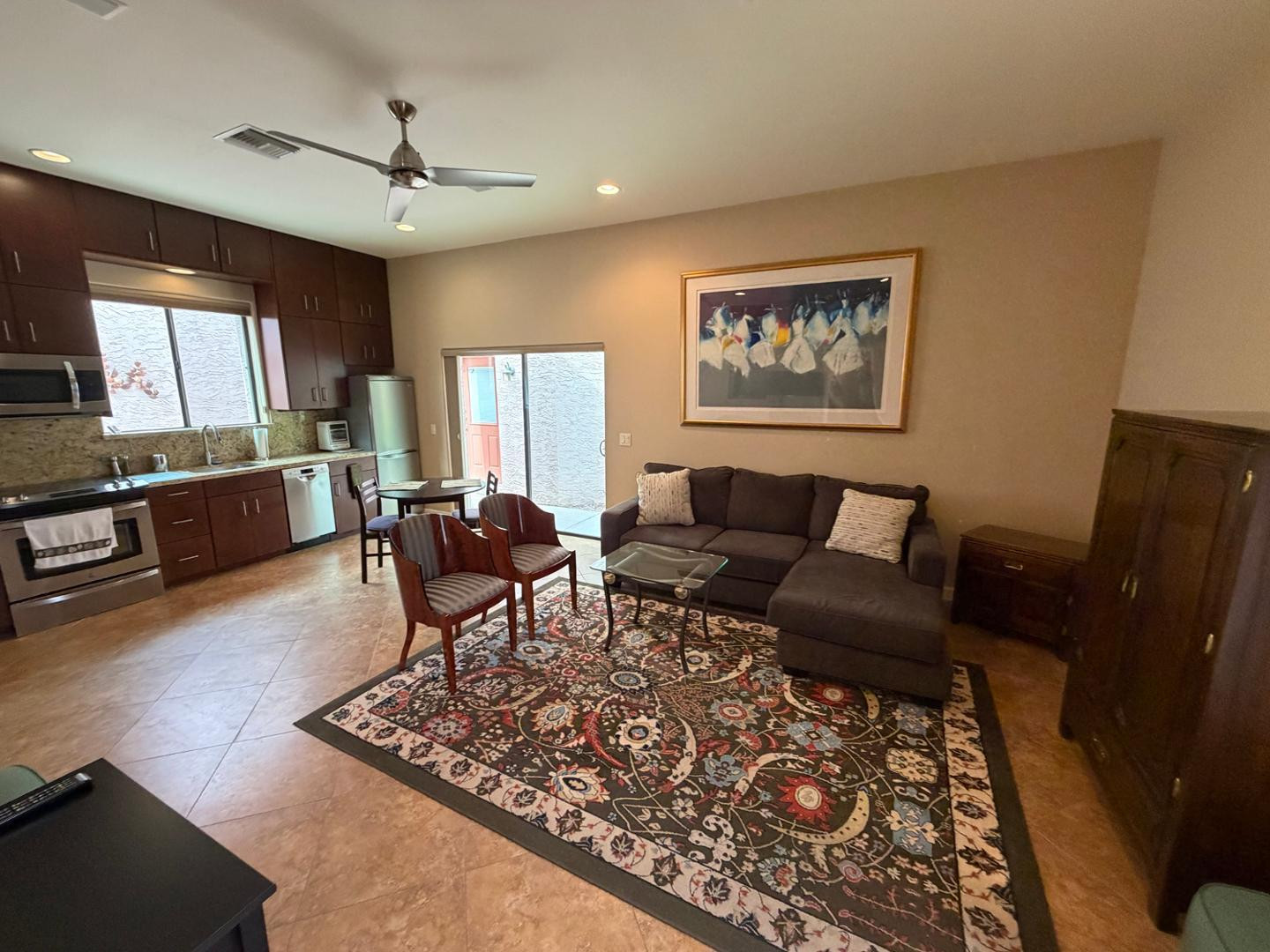 4132 E Grandview Circle
