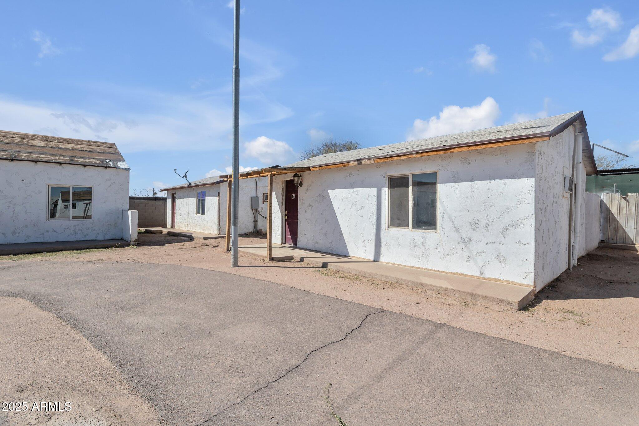 313 W JONES Avenue