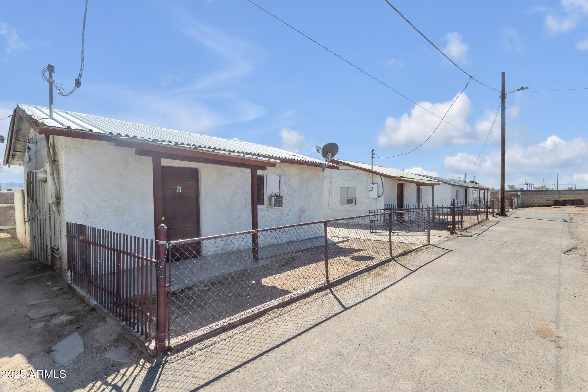 313 W JONES Avenue
