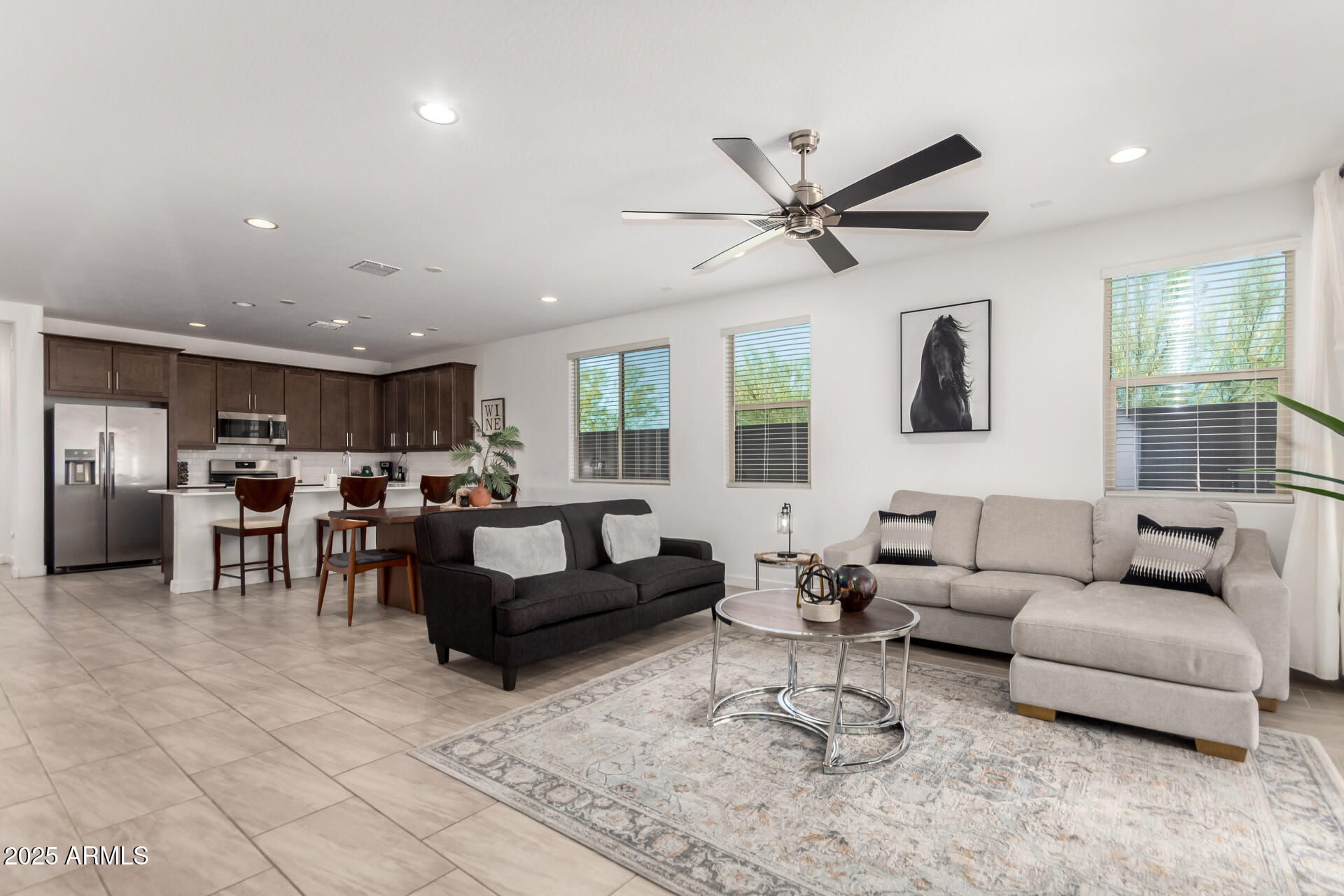 1511 W CORRAL Road