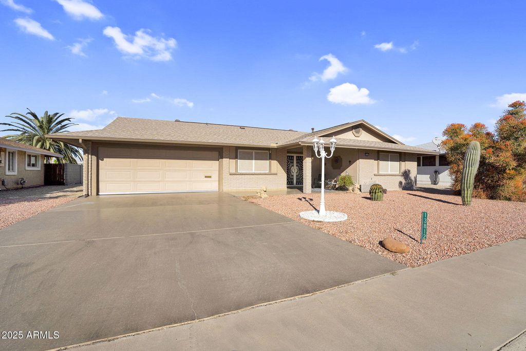 Photo of 13812 N Kaanapali Drive, Sun City, AZ 85351 (MLS # 6957040)