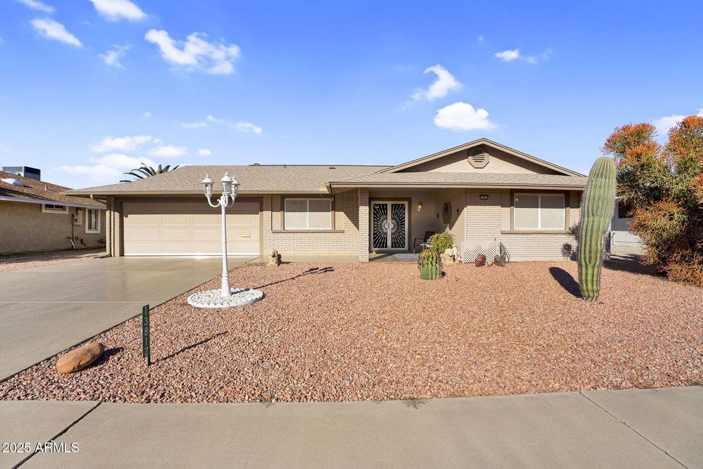 Photo of 13812 N Kaanapali Drive, Sun City, AZ 85351 (MLS # 6957040)