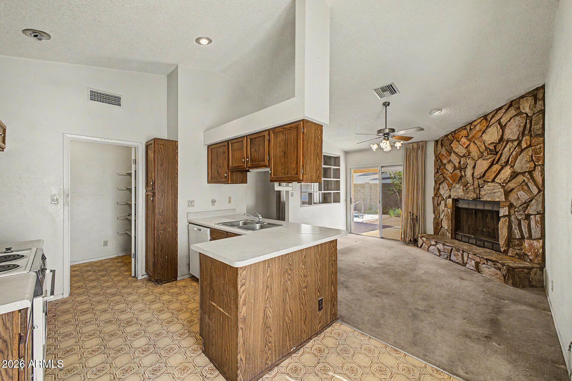 6245 E PRINCESS Drive