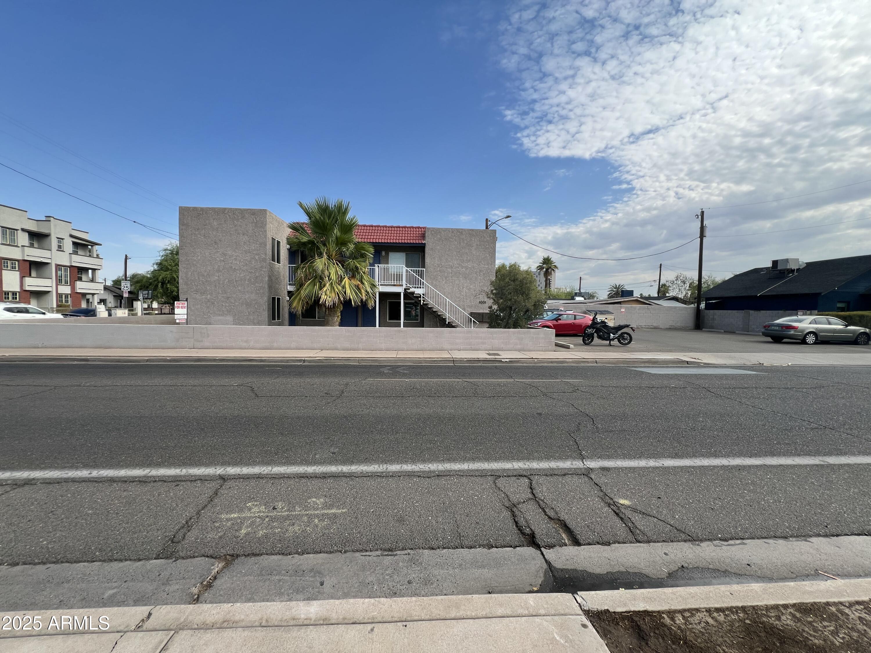 1001 N 9TH Street