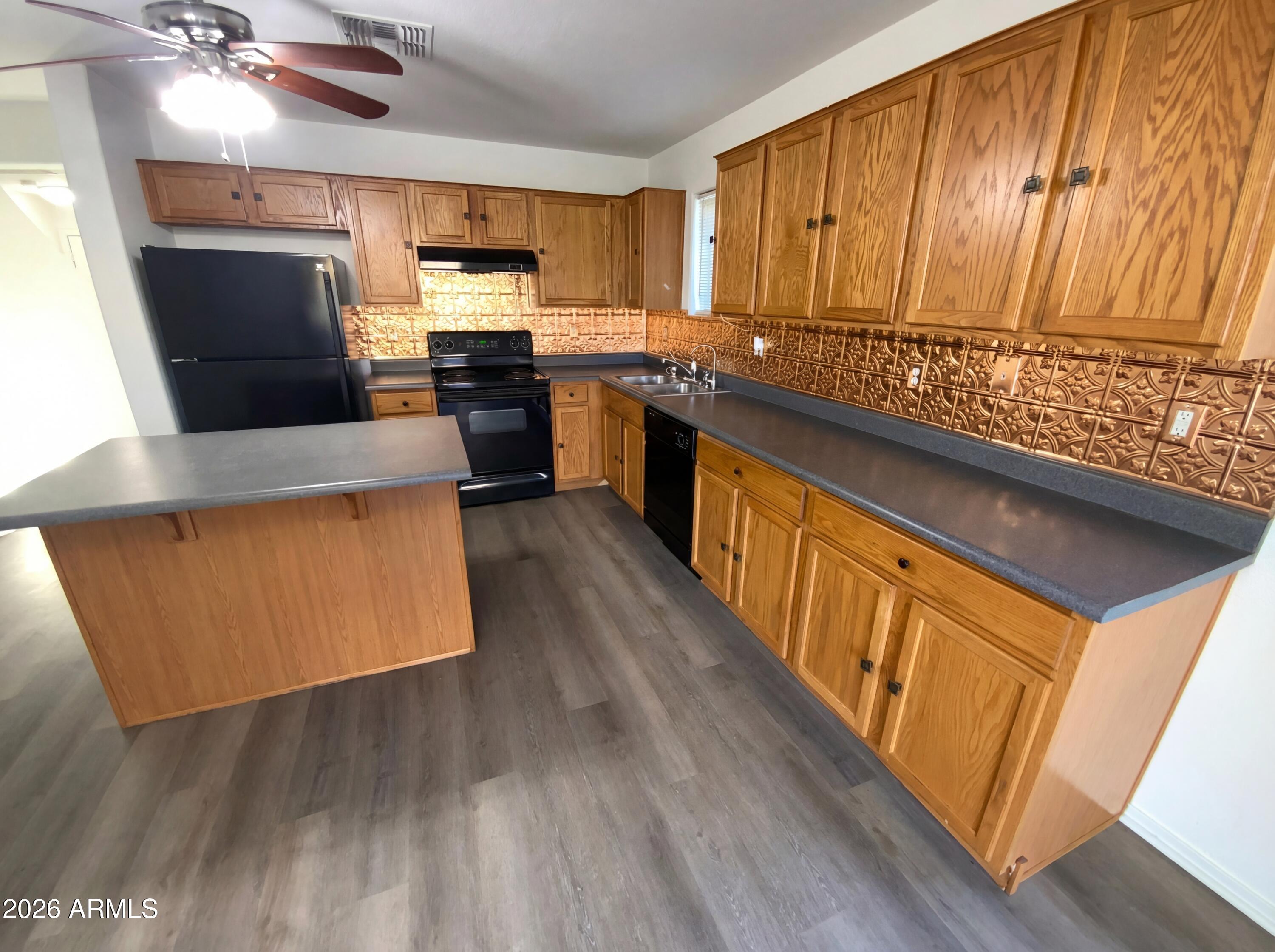 17434 W VENTURA Street