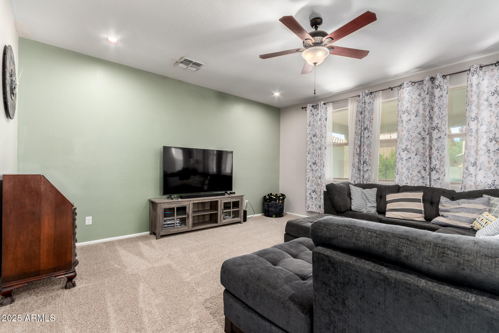 4068 E DEVON Drive
