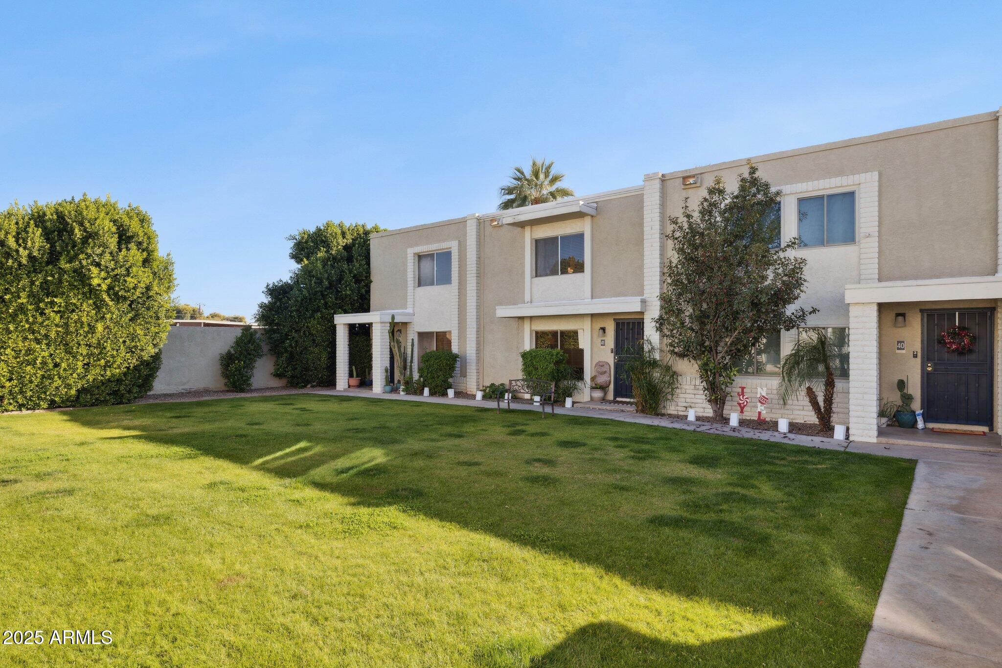 610 E MONTEBELLO Avenue 41