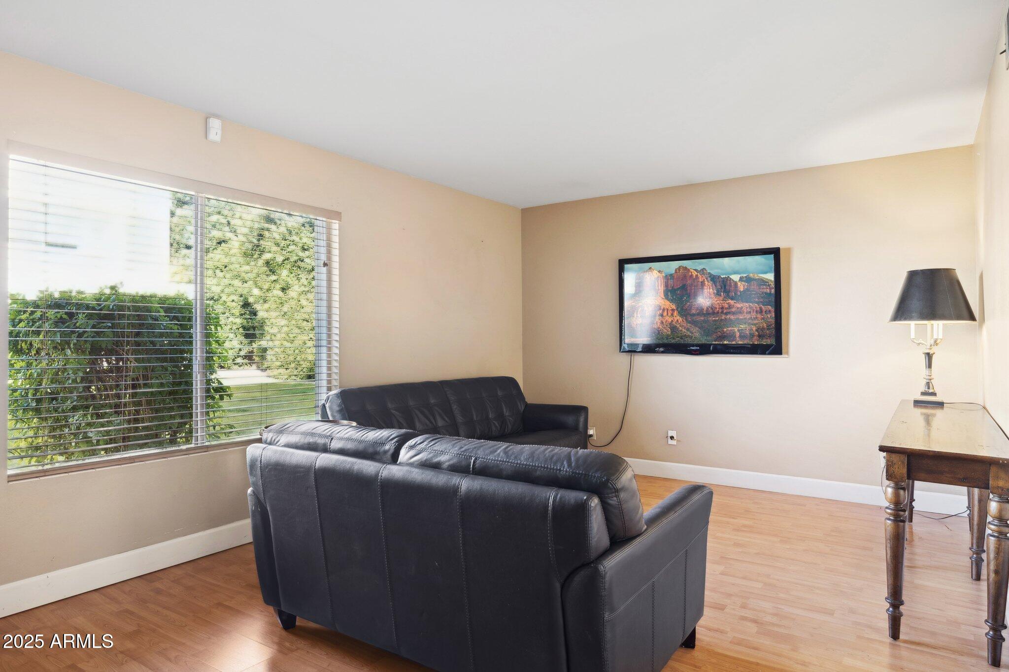 610 E MONTEBELLO Avenue 41