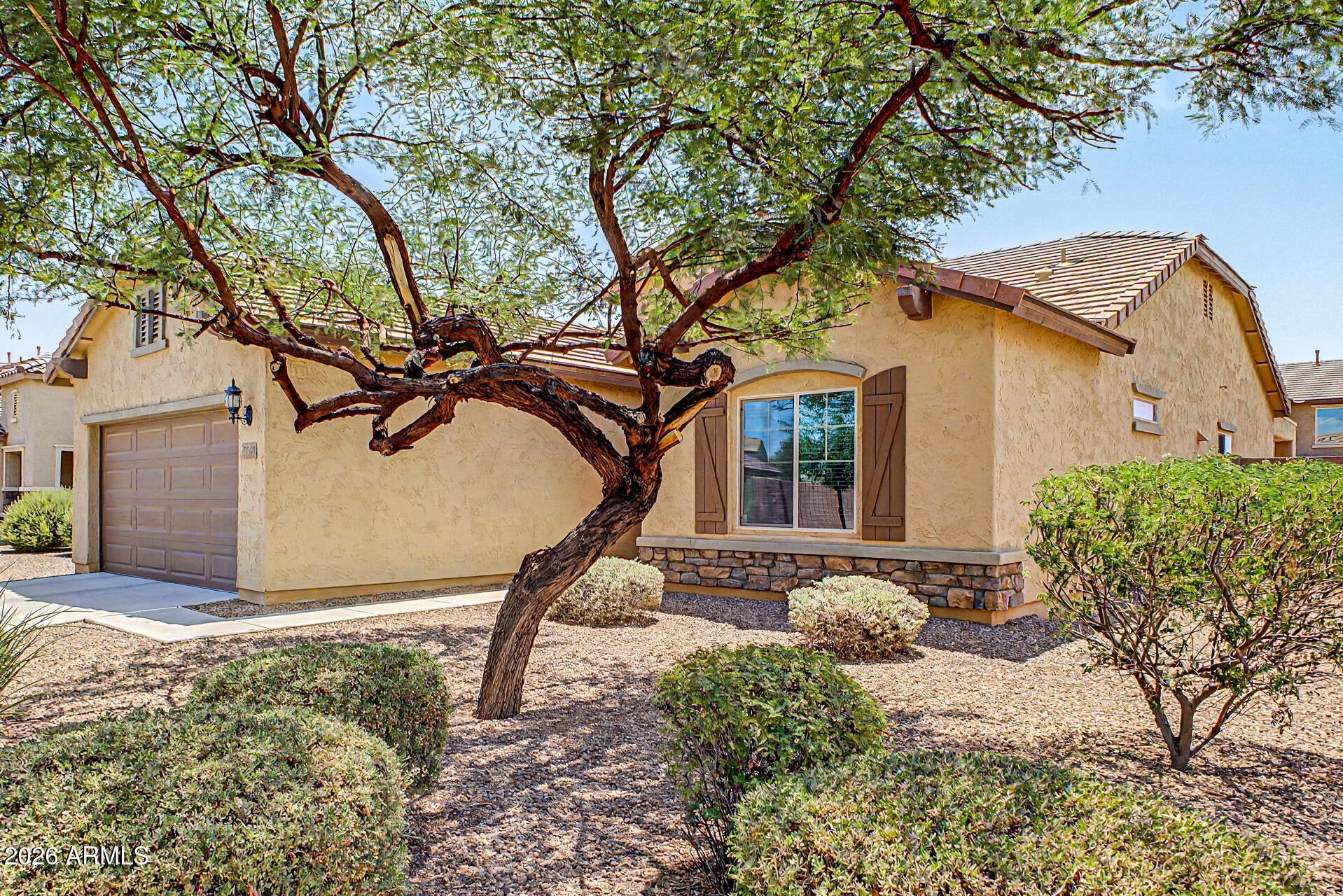17549 W PINNACLE VISTA Drive