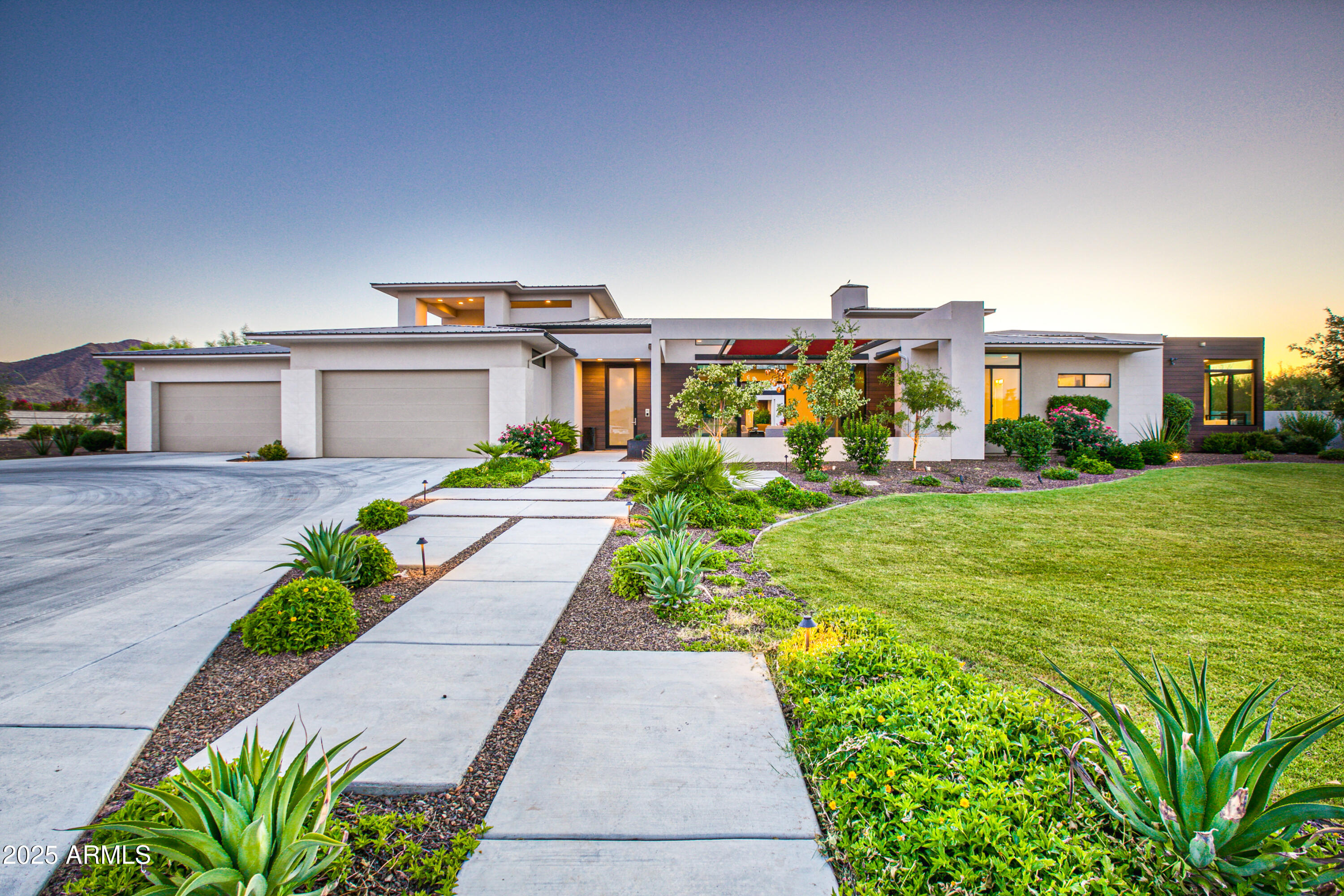 7008 N 69TH Place
