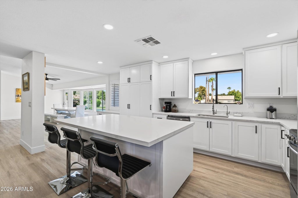 Photo of 120 W Thunderbird Road, Phoenix, AZ 85023 (MLS # 7094108)