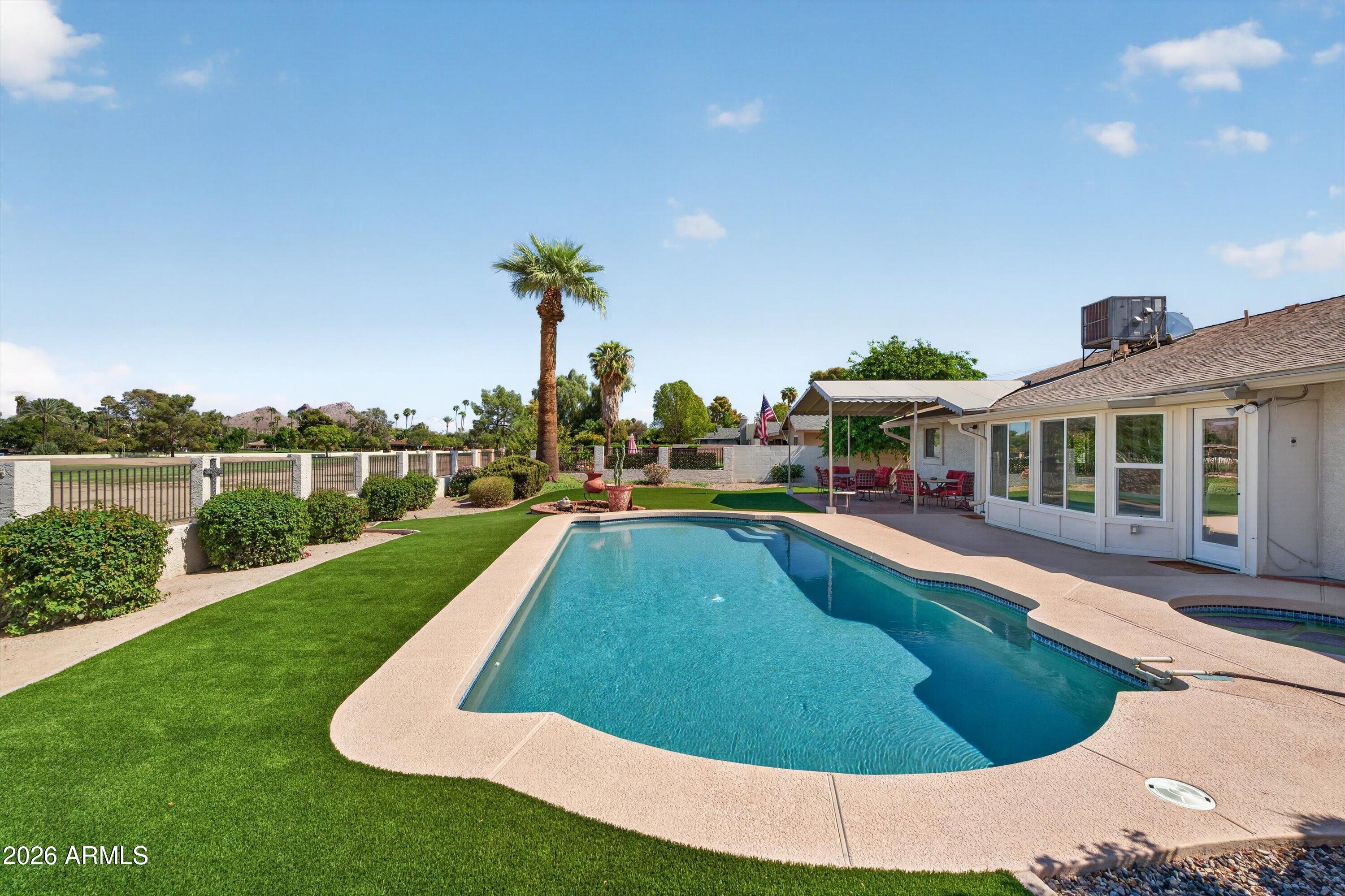 120 W THUNDERBIRD Road