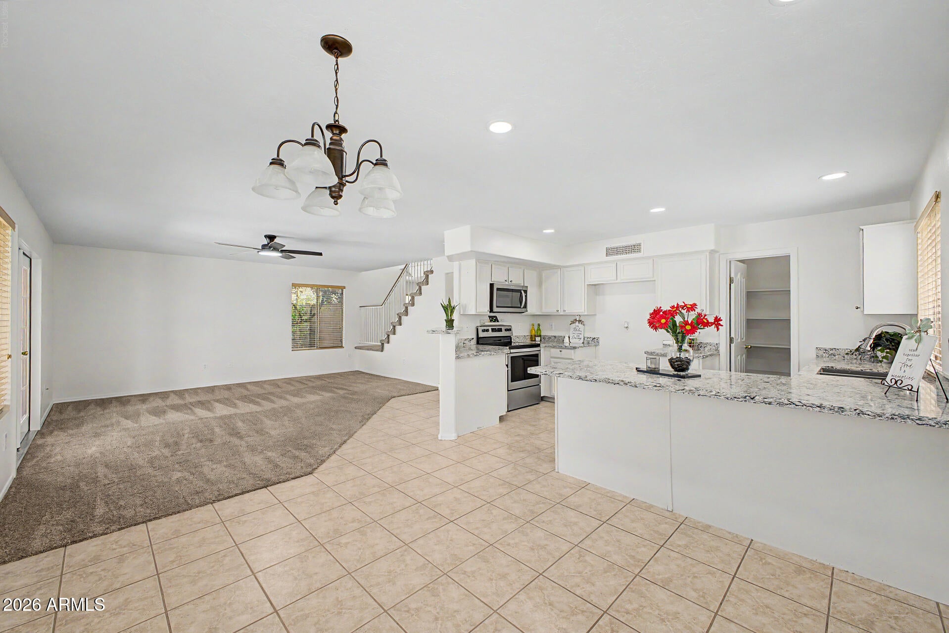 494 W DOUGLAS Avenue