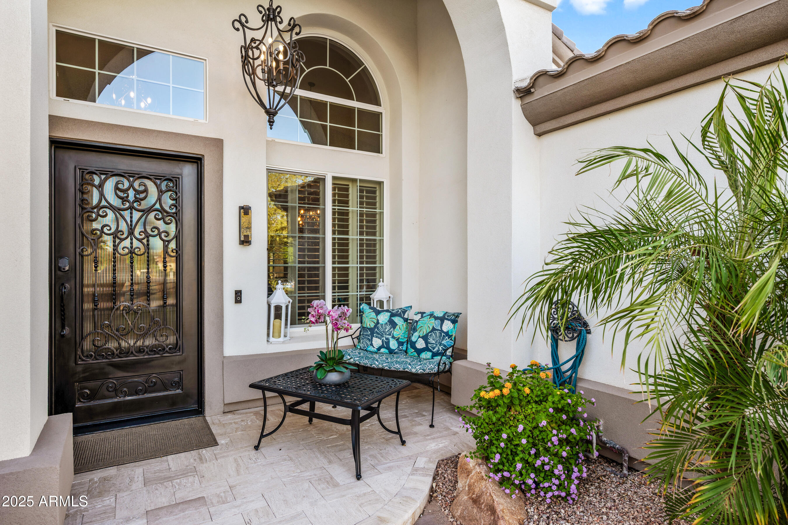 1817 E WILLOW TREE Court