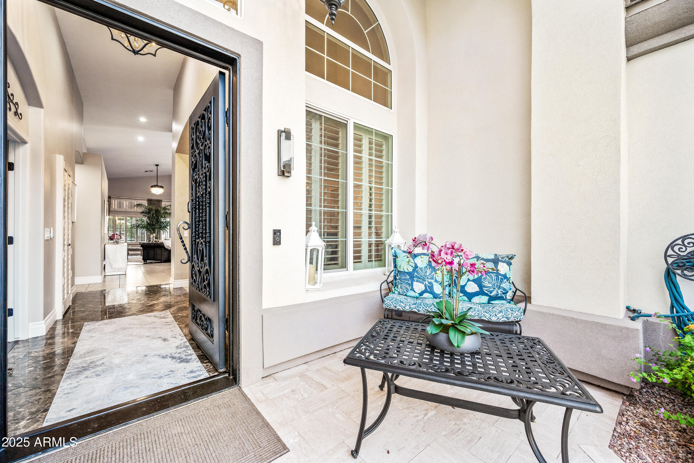 1817 E WILLOW TREE Court