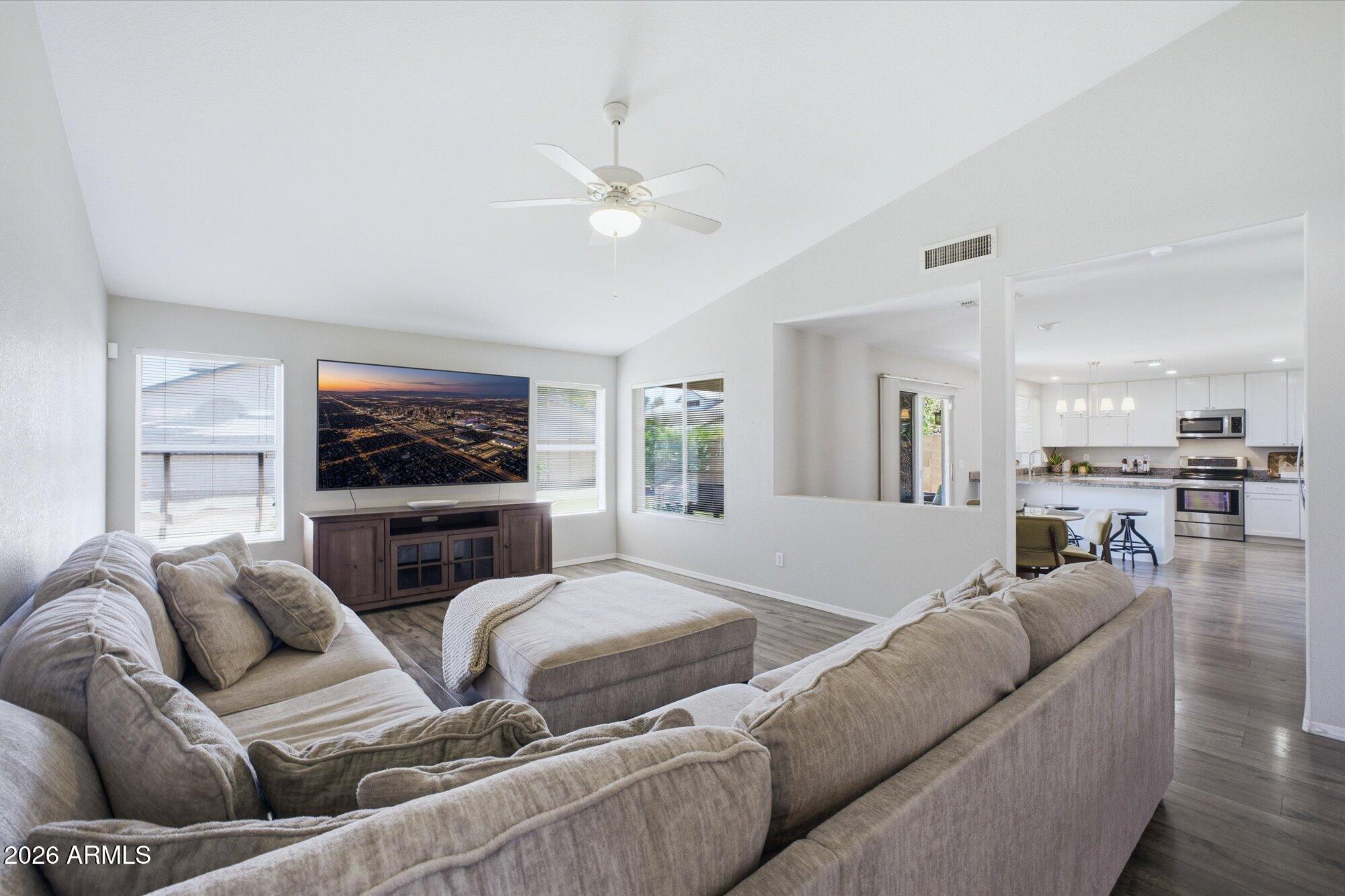 2865 E HERMOSA VISTA Drive