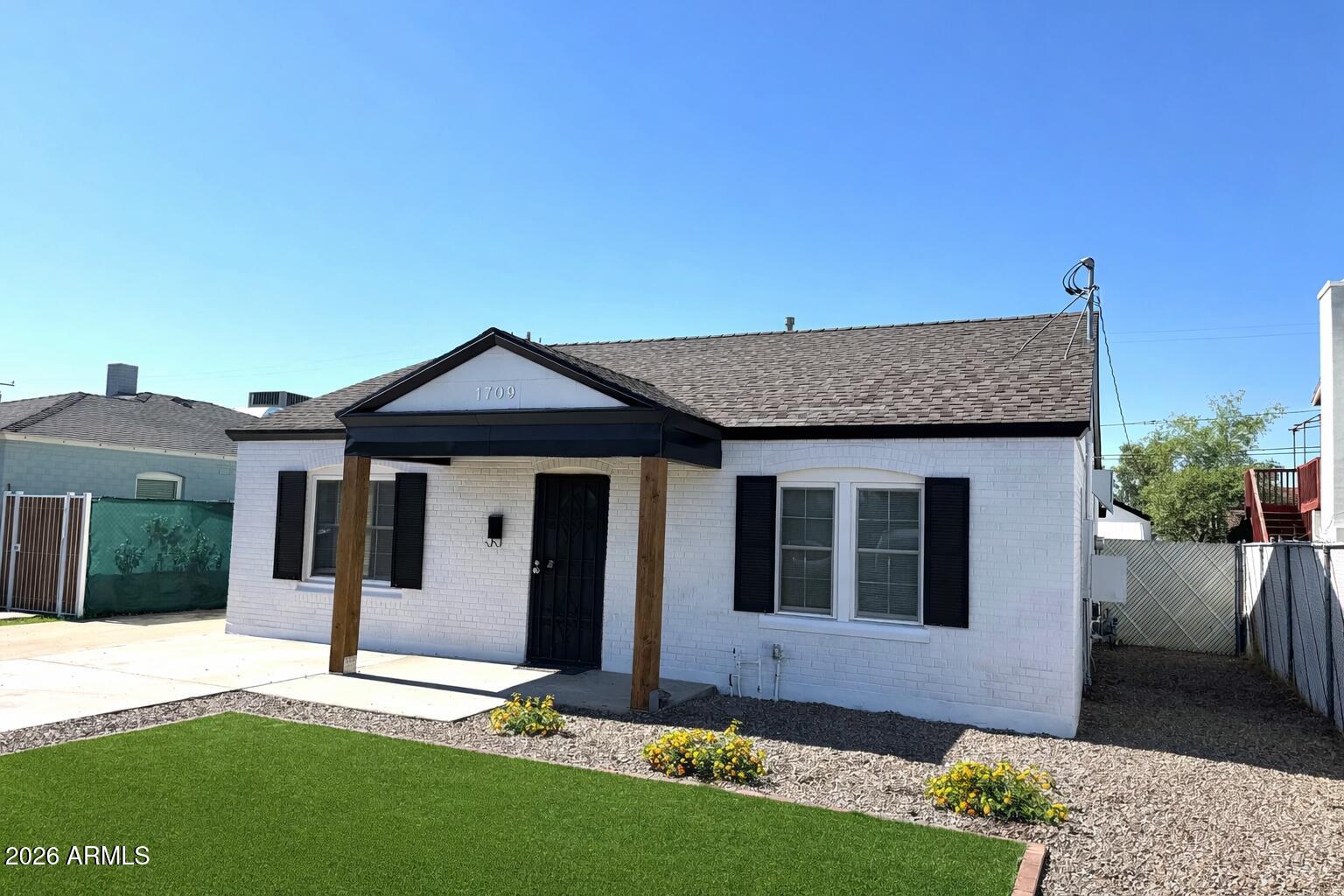 1709 E WILLETTA Street