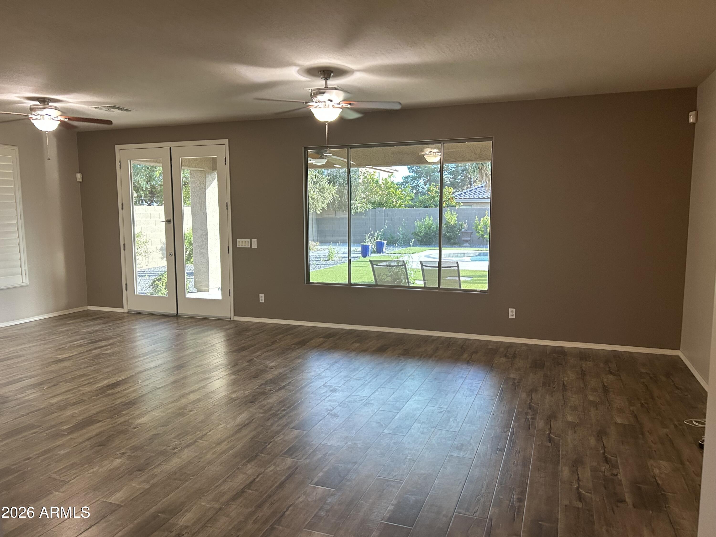 2111 E YELLOWSTONE Place