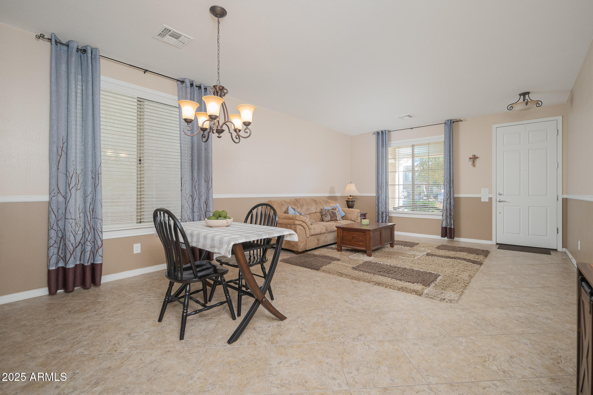 5208 W STRAIGHT ARROW Lane