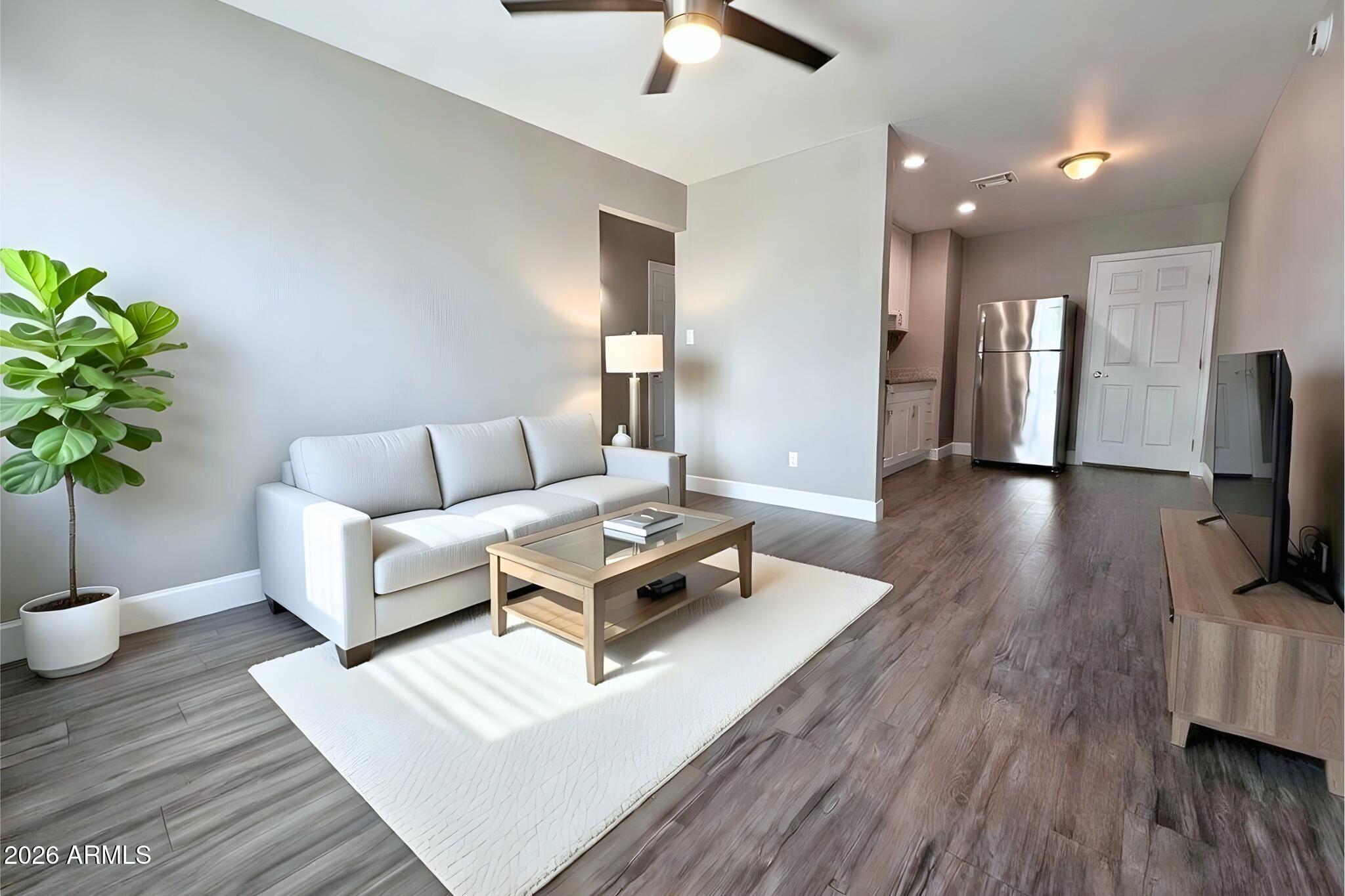 550 W 9th Street Apt 4