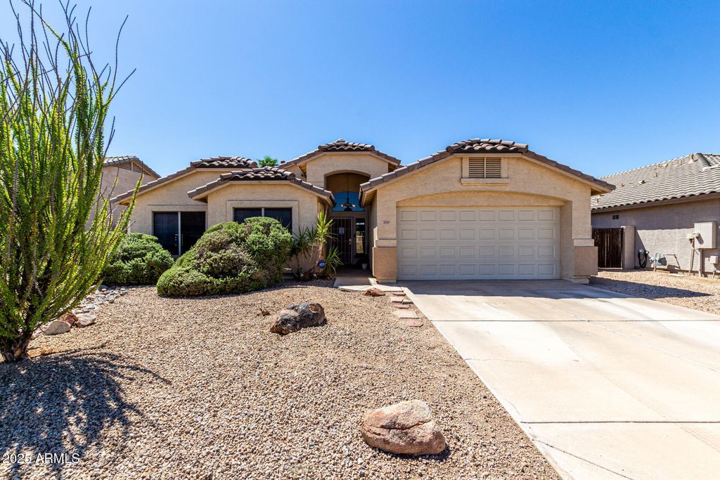 Photo of 10169 W Potter Drive, Peoria, AZ 85383 (MLS # 6917901)