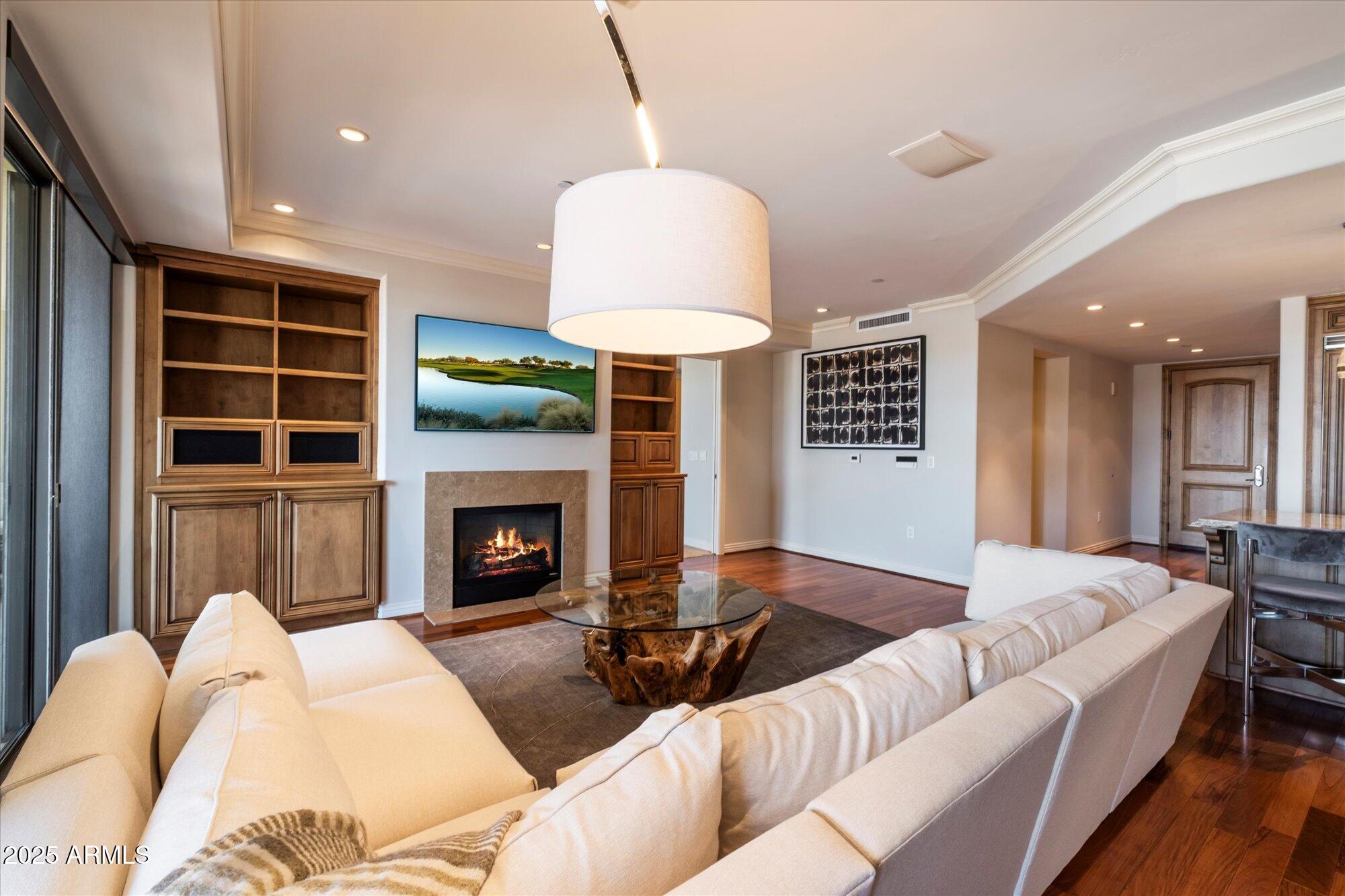 7181 E Camelback Road 702