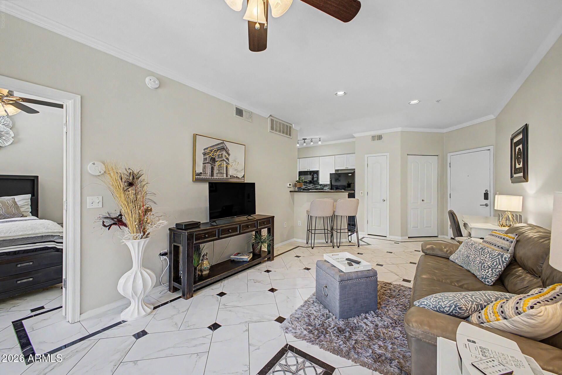 1701 E COLTER Street 221