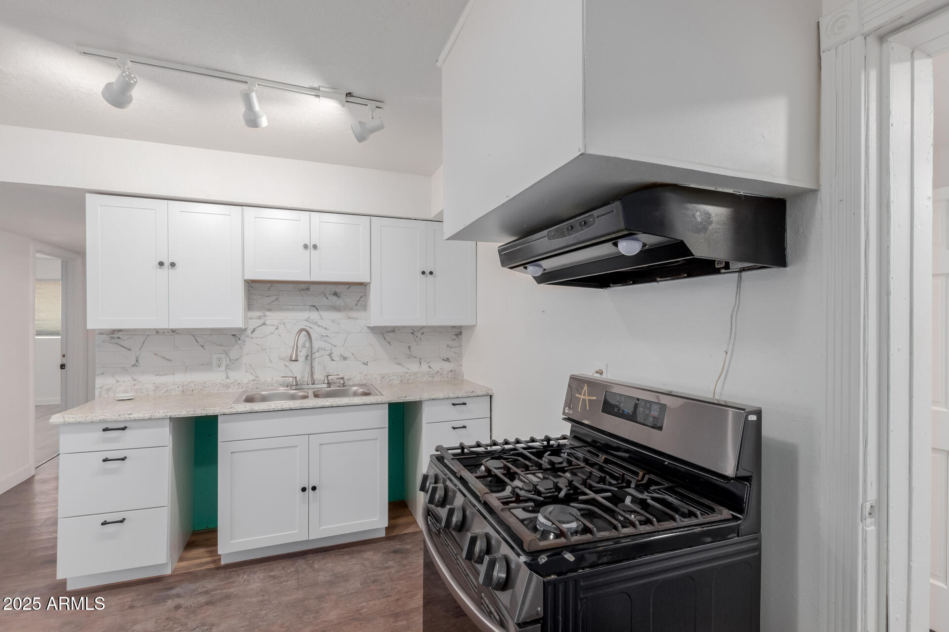 Homes 3 3622 W SUNLAND Avenue