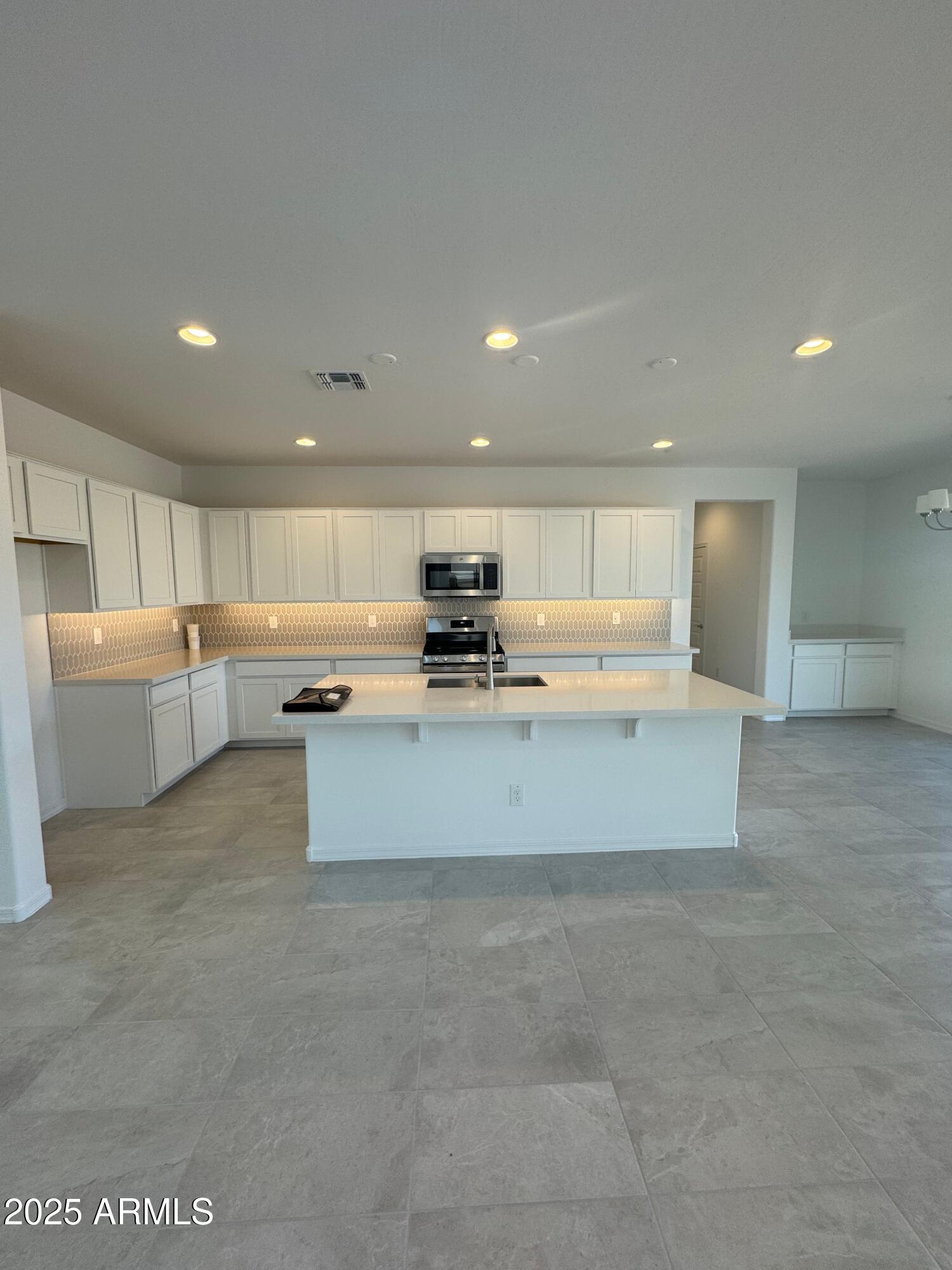 14804 W COTTONTAIL Lane