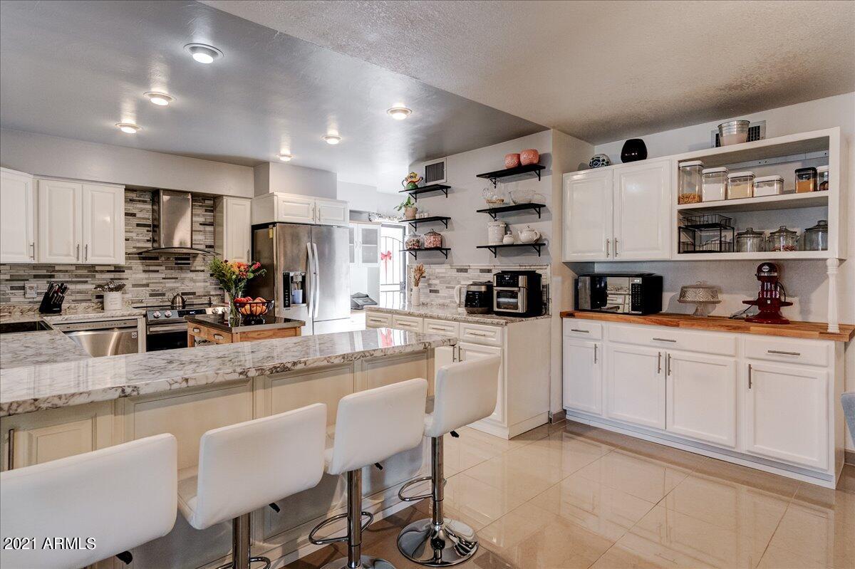 VILLAGE MEADOWS ESTATES - Residential