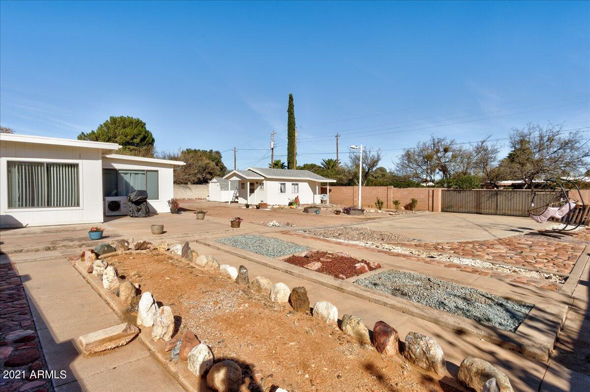 VILLAGE MEADOWS ESTATES - Residential