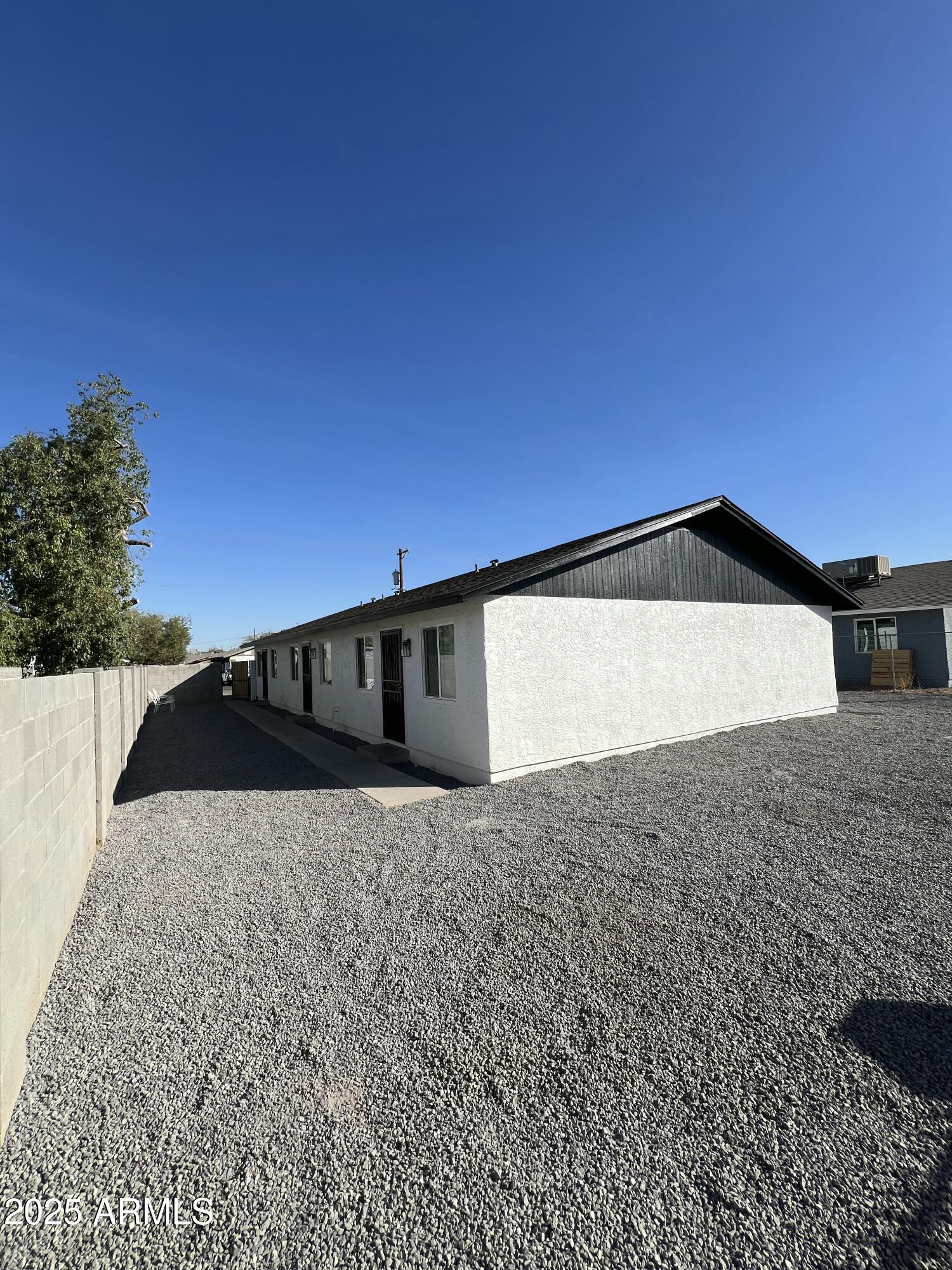 2904 E ROESER Road