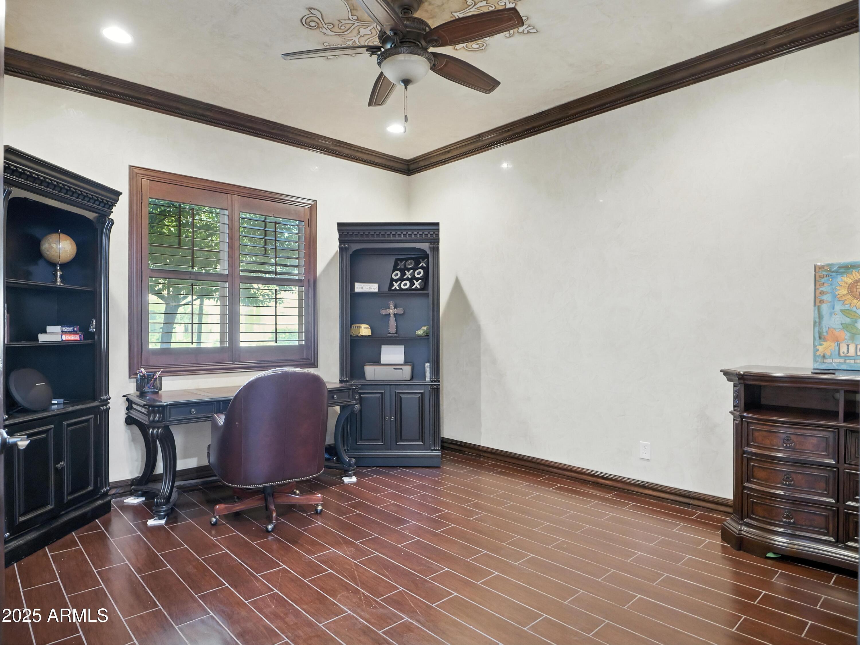 Homes 3 2822 E CONSTANCE Way