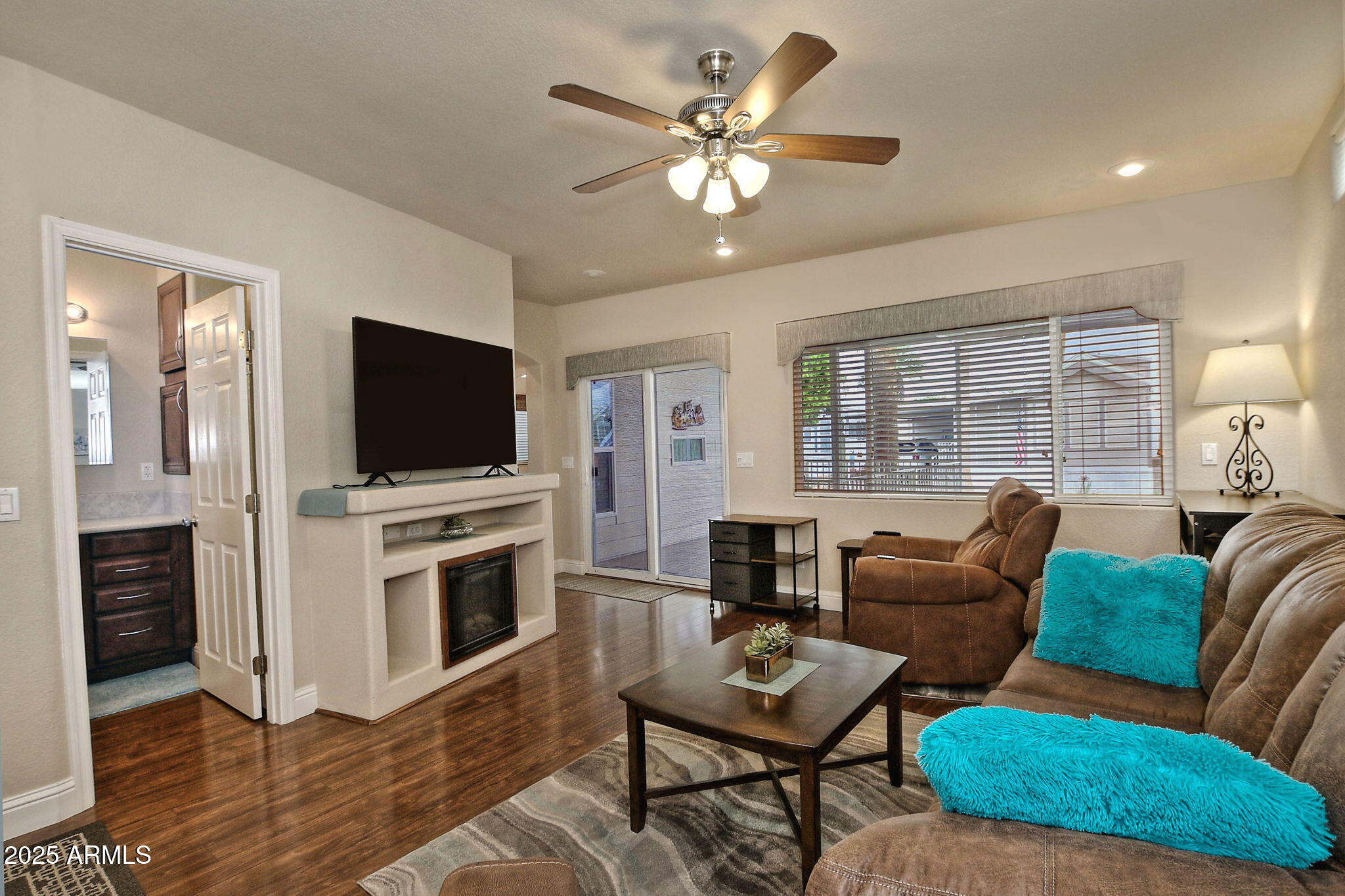 111 S GREENFIELD Road 462