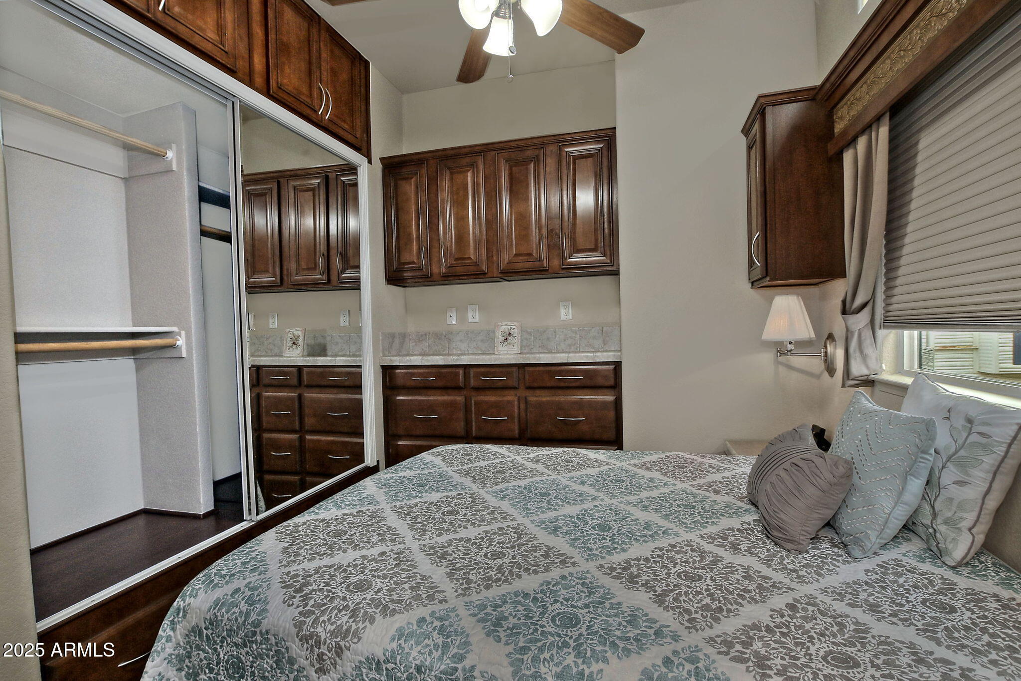 111 S GREENFIELD Road 462