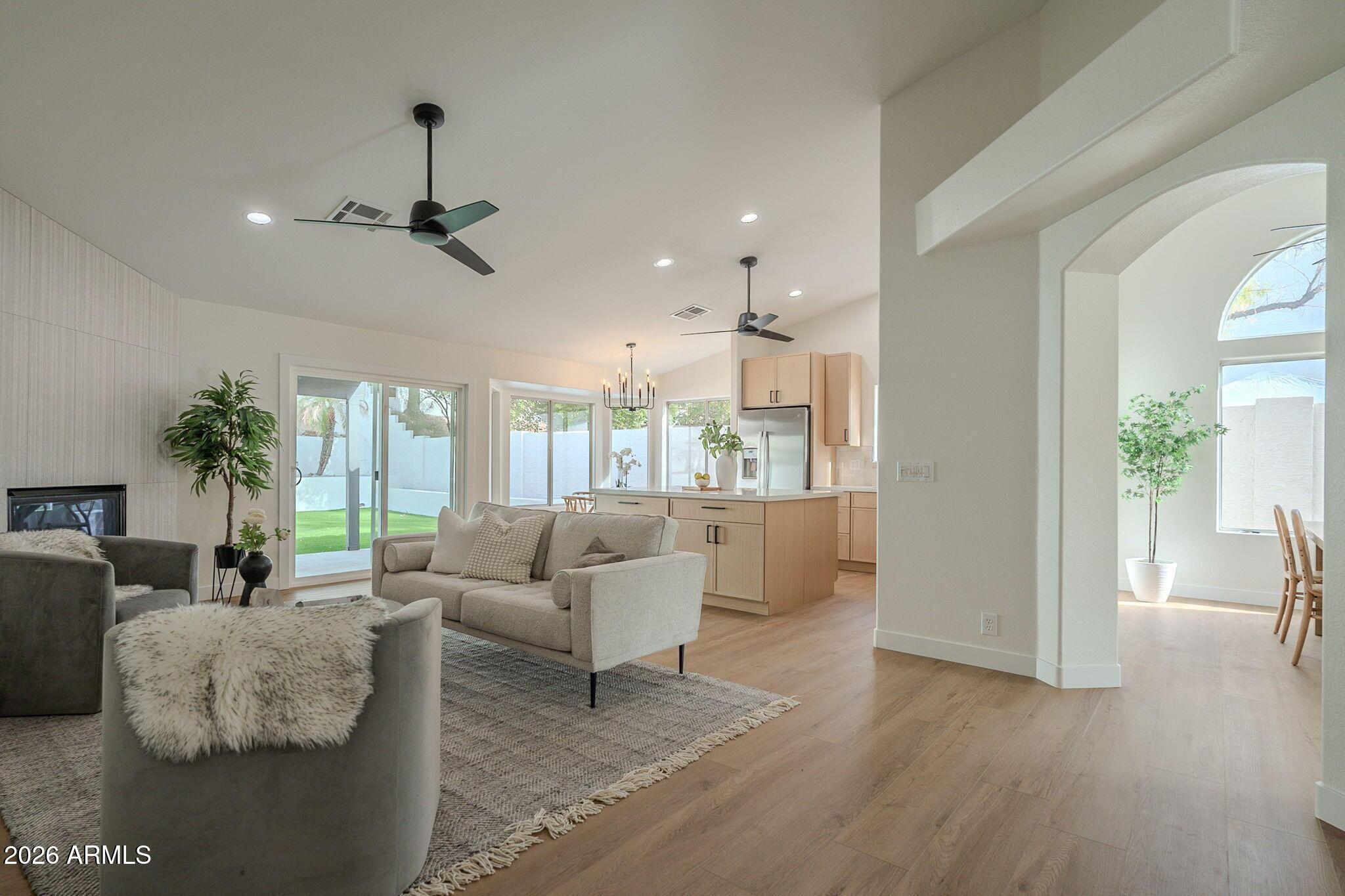 1436 E CHARLESTON Avenue