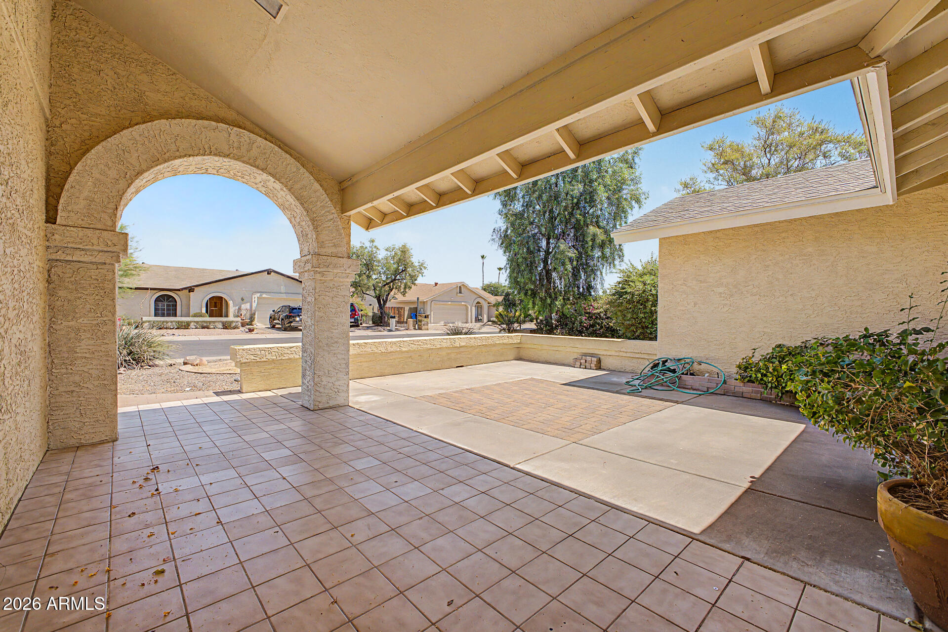5731 E MARILYN Road