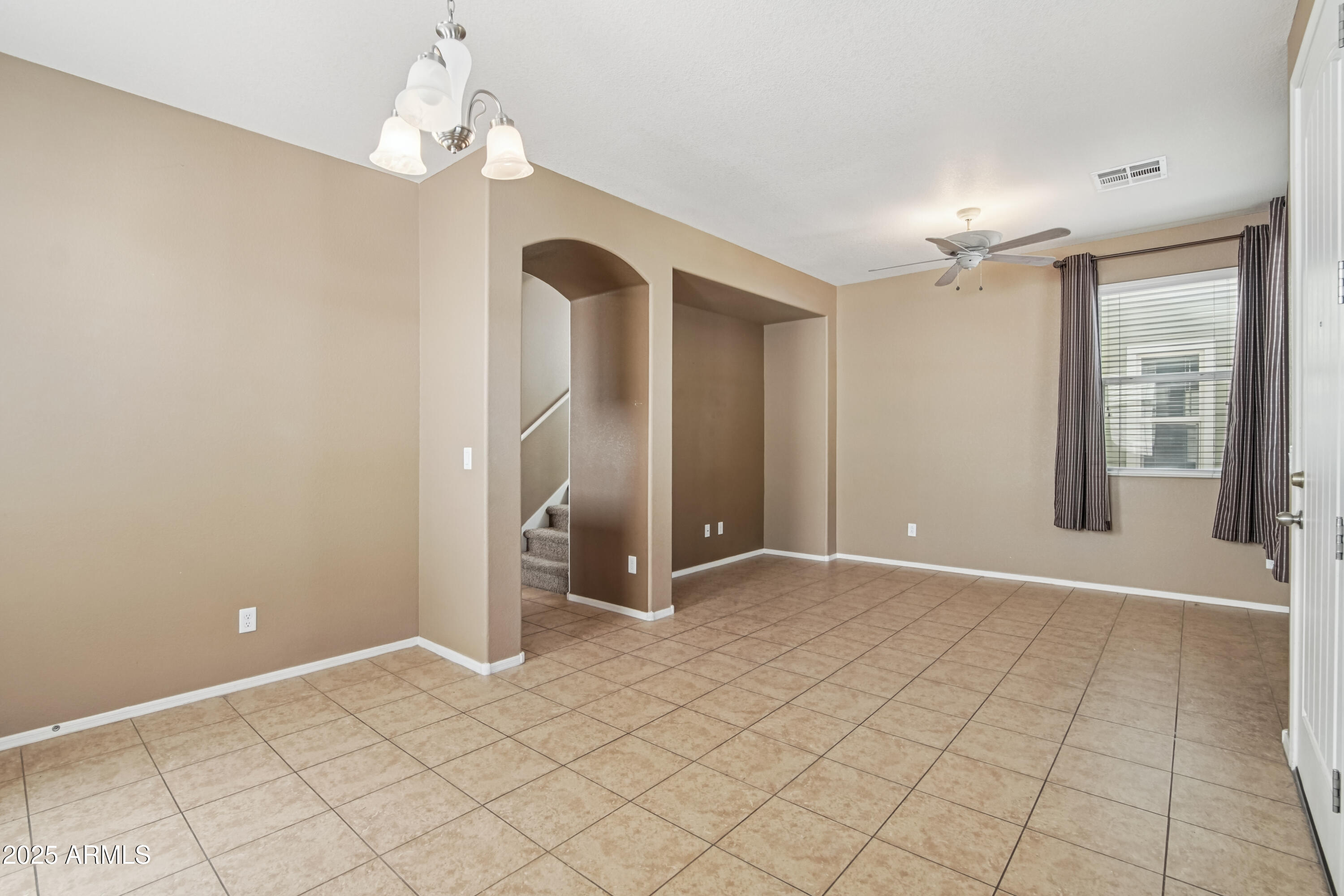 2947 N EVERGREEN Street