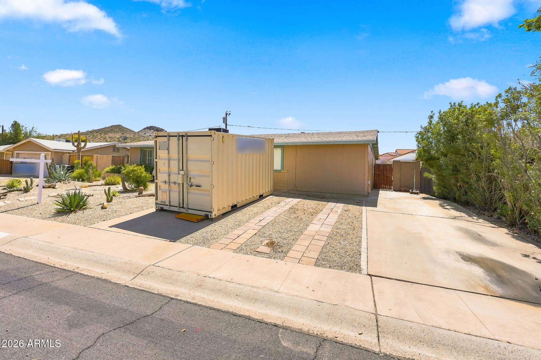 2217 E ACOMA Drive