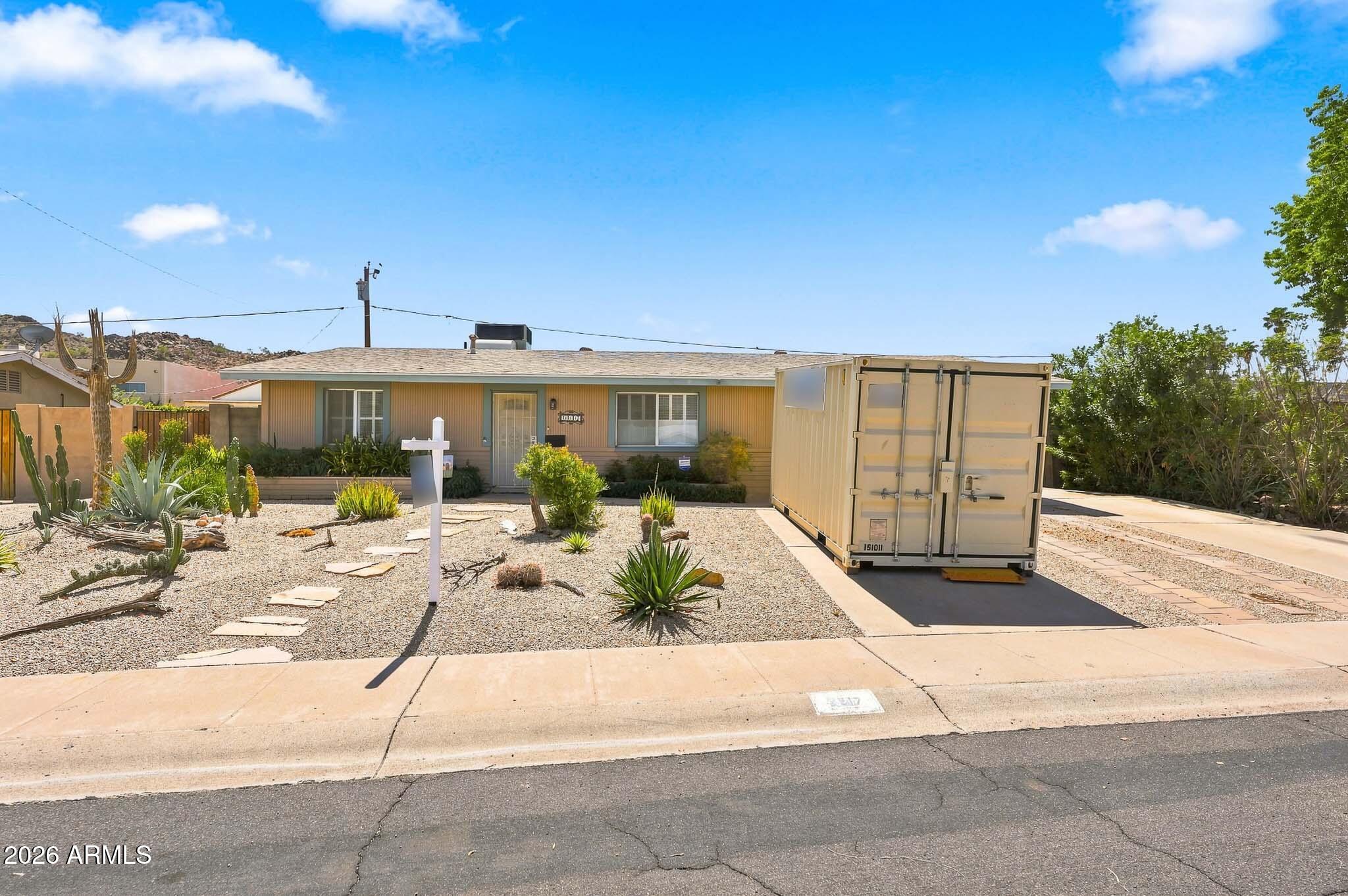 2217 E ACOMA Drive