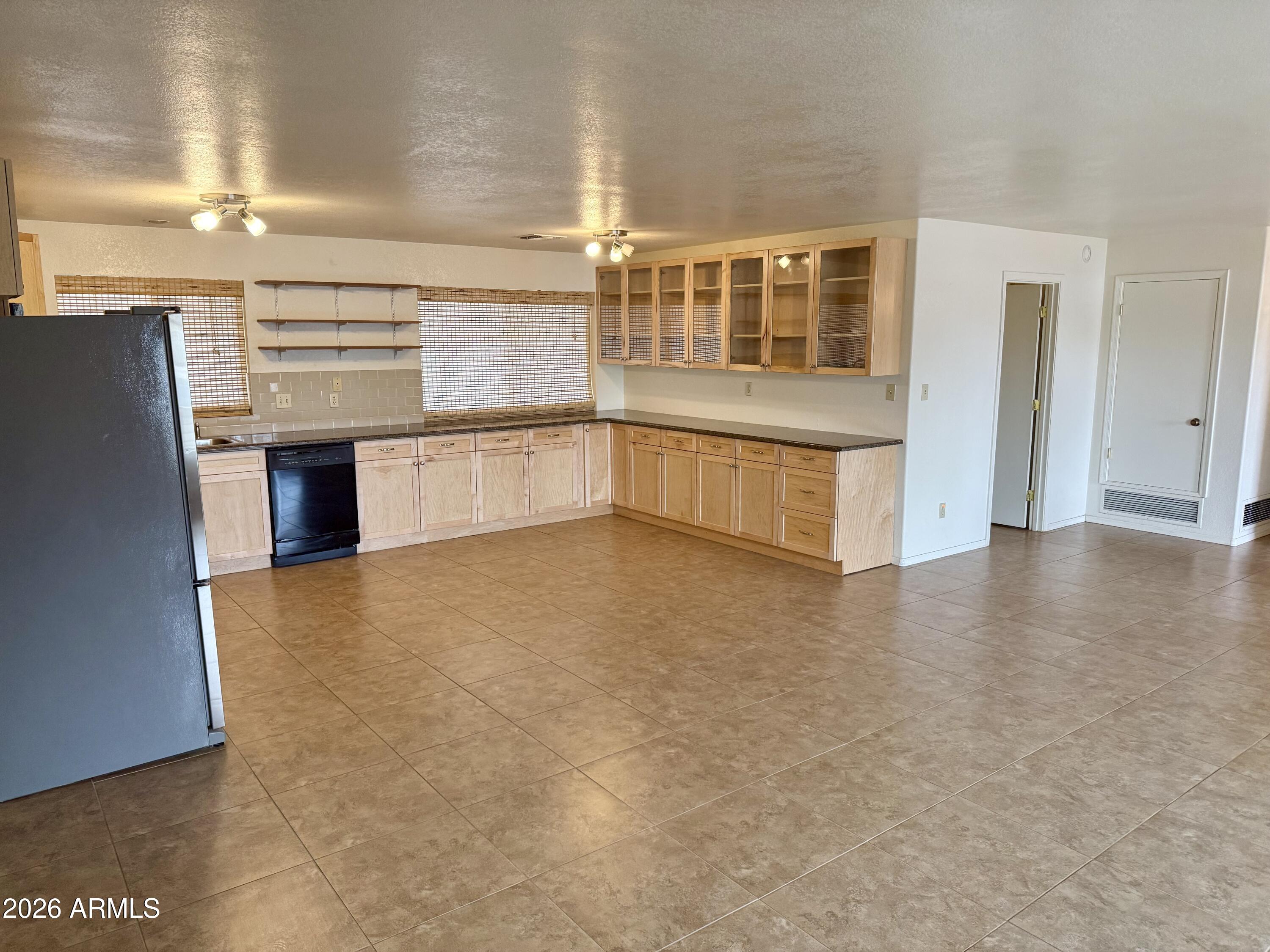 1030 E FAIRFIELD Street