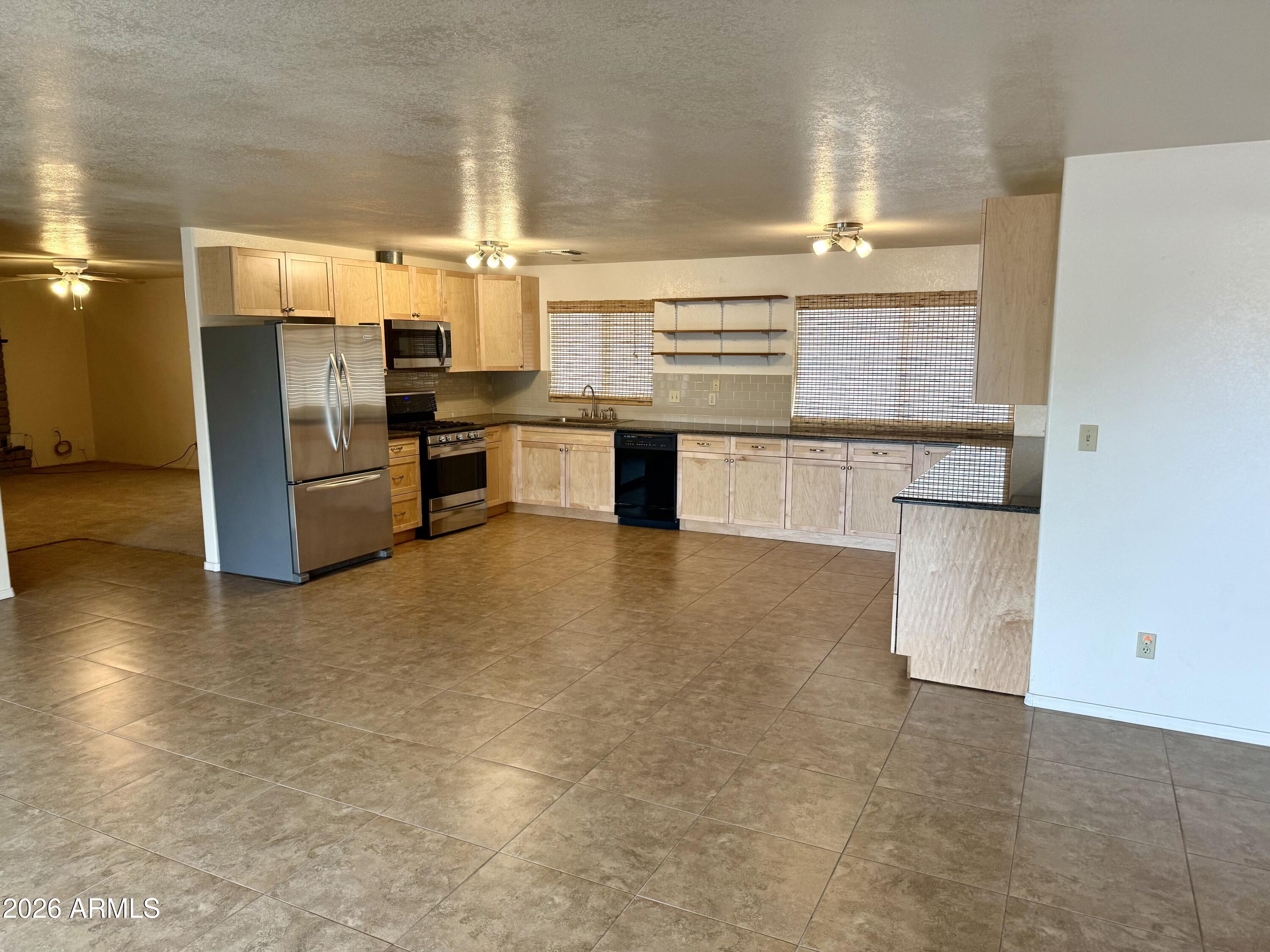 1030 E FAIRFIELD Street